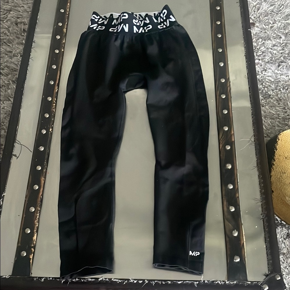 3/$15 💥 NWOT XXS Black Leggings with Geometric Waistband